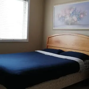Homestay San Yin Homestay Private Bedroom With Private Washroom, Calgary
