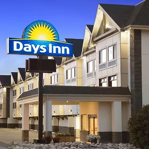 Days By Wyndham Northwest Калгари
