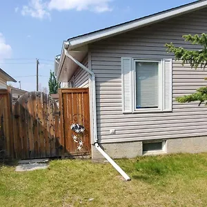 Homestay Private Studio House, Calgary