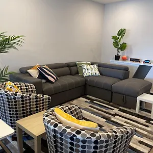Homestay Beautiful And Cozy, Calgary