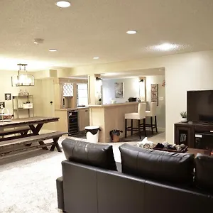 Homestay Cozy, Calgary